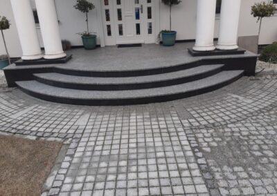 wejście do domu schody z granitu